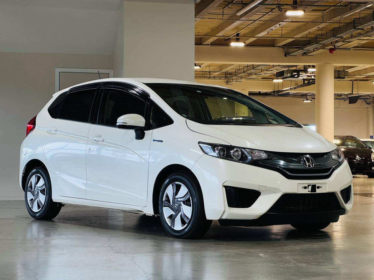 2013 Honda Fit Hybrid L-GRADE